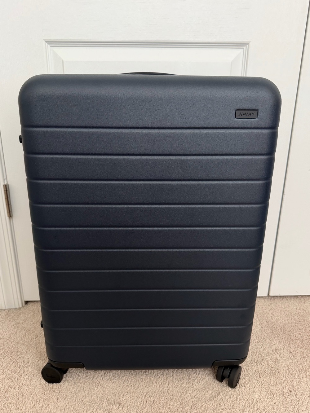 Brand New Away Travel The Medium Flex Check Bag in Navy Blue - Picture 4 of 10